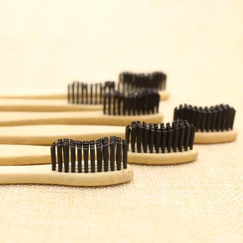 Vista 2 de Cepillo de dientes duro de bambú para adultos, cerdas duras, paquete de 6