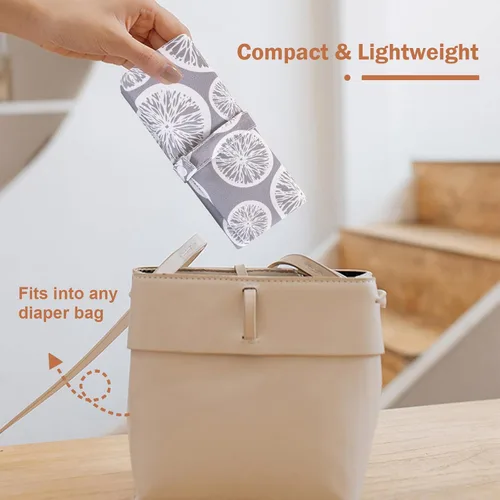 Vista 7 de Cambiador plegable para bebé, paquete de 2, cambiador de pañales, impermeable, tapete de viaje para pañales, almohadilla para orinario infantil, kit