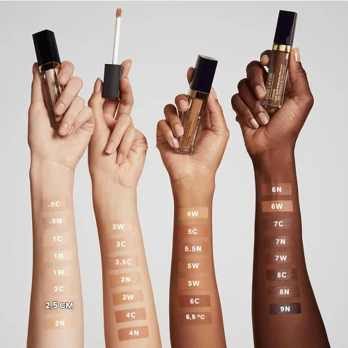 Vista 4 de Estée Lauder Futurist Soft Touch Brightening Skincealer Concealer with Vitamin C, 0.2 Fl Oz .5C - Ultra ligero con matices fríos