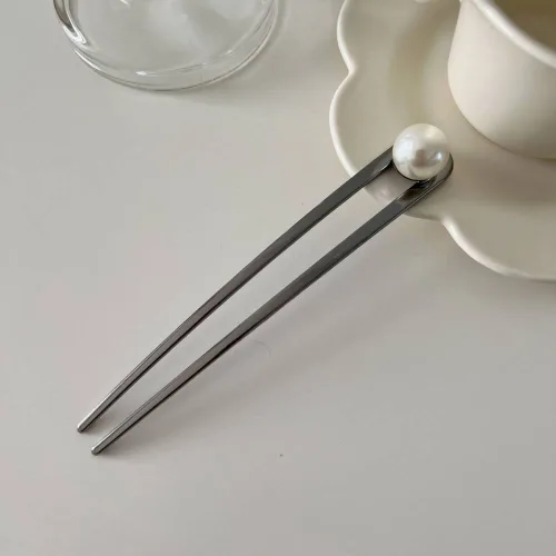 Vista 2 de Paquete de 2 palitos para el cabello para moños, pinzas para el cabello en forma de U, horquilla de perlas para mujer, accesorio para el cabello