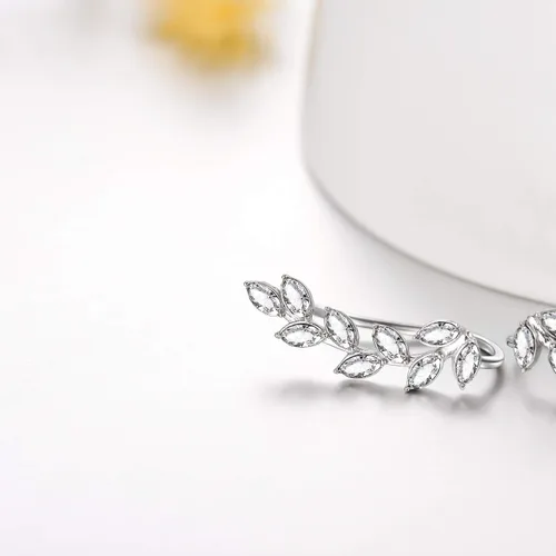 Vista 5 de AOBOCO Aretes de plata de ley 925 hipoalergénicos para orejas sensibles, hechos con cristales austriacos