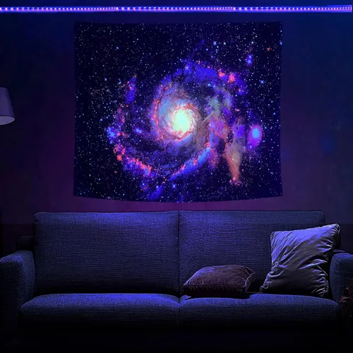 Vista 7 de PSYHILAR Tapiz de luz negra que brilla en la oscuridad UV del universo espacial Galaxy con luz negra para adultos (40 x 30 pulgadas)