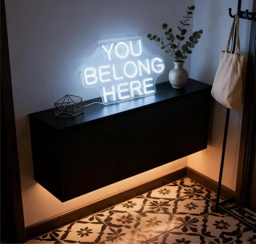 Vista 4 de Letrero de neón LED con texto en inglés "You Belong Here", luz de neón decorativa regulable alimentada por USB, para el hogar, sala de estar