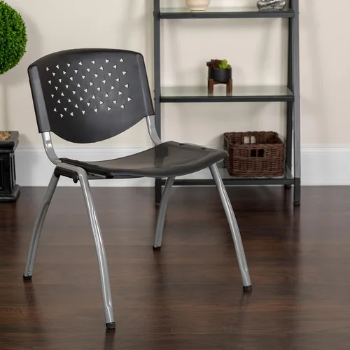 Vista 2 de EMMA + OLIVER Silla apilable de plástico negro para el hogar y la oficina con respaldo perforado - Silla de invitados