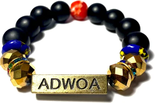Vista 29 de Pulseras africanas tradicionales con nombre nacido en el día para mujeres de Ghana, materiales naturales, ajuste cómodo y holgado