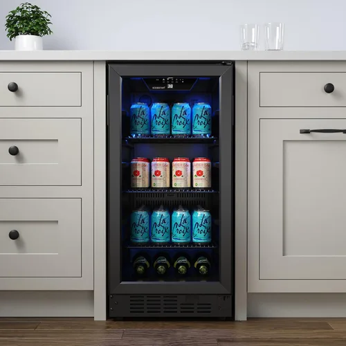 Vista 2 de EdgeStar BBR901BL Centro de bebidas integrado de 15 pulgadas de ancho con 80 latas con diseño delgado - negro
