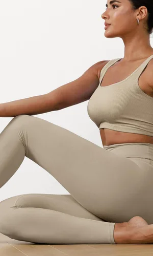 Vista 3 de ODODOS ODCLOUD - Paquete de 2 caprispantalones cortos de yoga suaves para mujer, cintura alta, no se transparentan, leggings de yoga