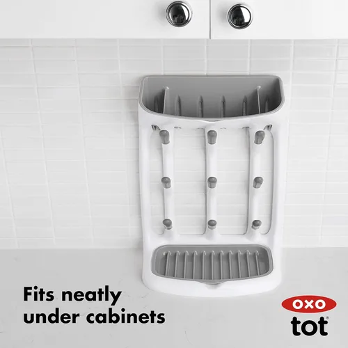 Vista 7 de OXO Tot On-The-Go - Dispensador de toallitas con bolsa para pañales, color gris y plástico, estante de secado para ahorrar espacio para cocina