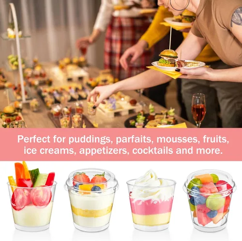 Vista 4 de Paquete de 50 mini tazas de postre de 6 onzas con tapas altas y cucharas, tazas pequeñas de plástico para tartas, tazas redondas para servir parfait