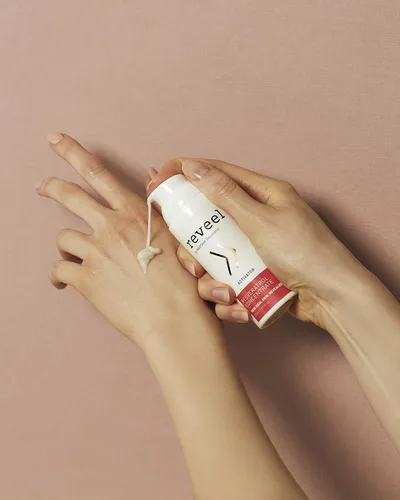 Vista 4 de Resveratrol Concentrado de reveel - Suero antienvejecimiento para la cara - estimula la producción de colágeno para una piel más firme y tersa