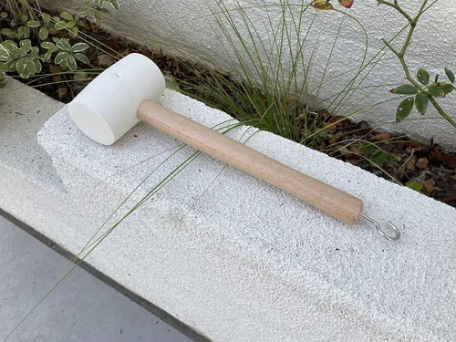 Vista 3 de Sandbaggy Mazo de goma 20 onzas de grado industrial Para aplicaciones como construcción y paisajismo Hecho de roble sólido Cómodo para uso