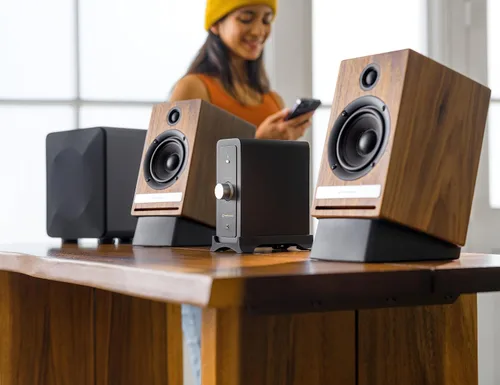 Vista 6 de Audioengine N22 - Amplificador estéreo de escritorio - Amplificador de potencia compacto para altavoces pasivos, audio de computadora y estéreo
