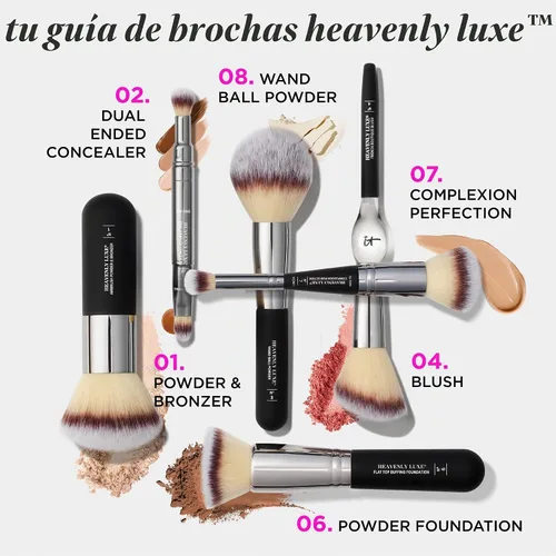 Vista 8 de It Cosmetics, Heavenly Luxe, brocha de volumen para aplicación de base.