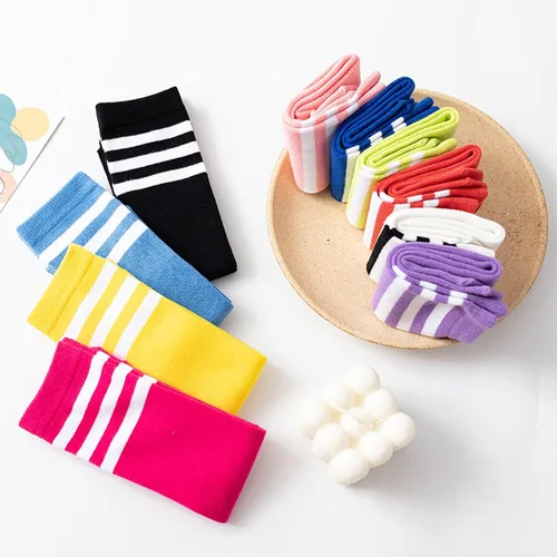 Vista 7 de UTTPLL 4 pares de calcetines de fútbol para niños y niñas, calcetines deportivos de béisbol, uniforme a rayas, hasta la rodilla, calcetines largos