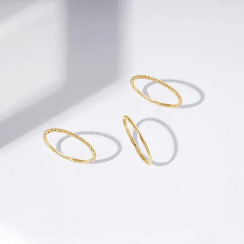 Vista 5 de Tienda Essentials Juego de 3 anillos apilables de plata esterlina chapada en oro de 14 quilates o rodio