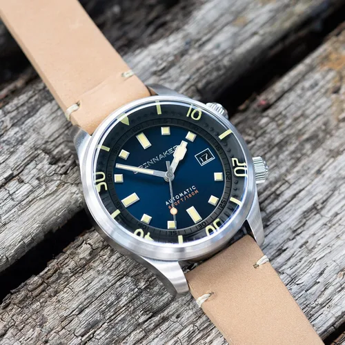 Vista 8 de Spinnaker Reloj Bradner automático de 3 manos para hombre de 1.654 in con correa de cuero genuino o acero inoxidable SP-5062