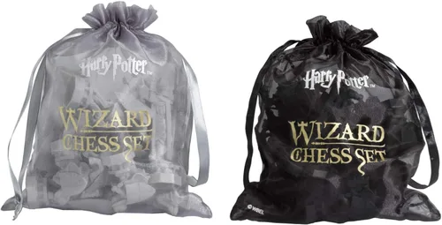 Vista 6 de Juego de ajedrez de Harry Potter de The Noble Collection
