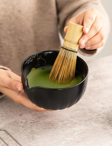 Vista 4 de TANG PIN Juego de matcha premium – Kit tradicional japonés de fabricación de matcha con cuenco de boquilla (chawan), batidor de bambú (Chasen)