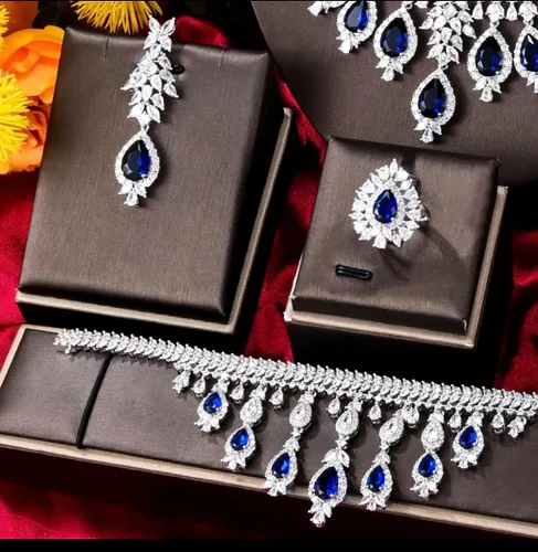 Vista 3 de conjunto de joyas collar swarovske