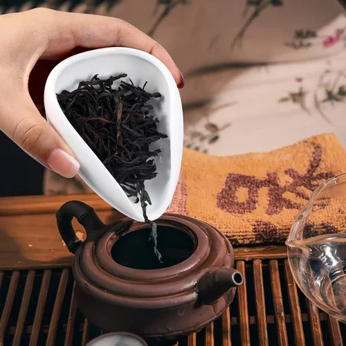 Vista 5 de Luxshiny Plato de té de cerámica con aguja de 3.93 x 2.95 x 1.18 pulgadas, soporte suelto para hojas de té y plato de exhibición de frijoles