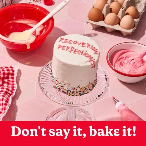 Vista 2 de Betty Crocker Glaseado de vainilla rico y cremoso, sin gluten, 16 onzas