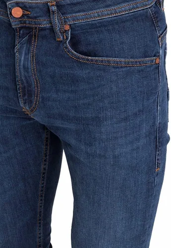 Vista 4 de Diesel - Jeans elásticos de cintura baja para hombre Slim Fit - Thommer-X R84ZW