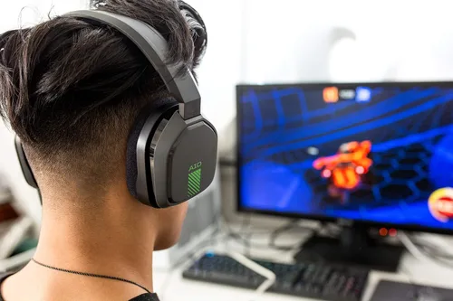 Vista 5 de ASTRO Gaming Auriculares A10 para Xbox OneNintendo Switch PS4 PC y Mac - Cable de 0138in y micrófono Boom con bolsa de terciopelo - Embalaje a