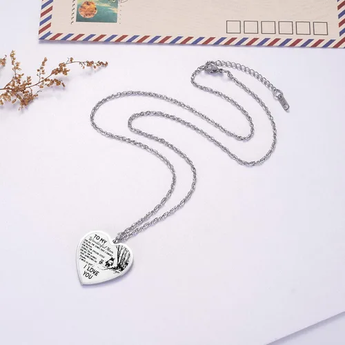 Vista 5 de Ralukiia Llavero con collar de texto en inglés To My Wonderful Mom, regalos para mamá de hijo o hija, regalo de cumpleaños para mamá de hijo, regalo