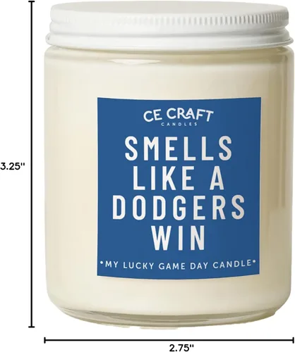 Vista 8 de Huele como una Victoria de los Dodgers Vela – Vela Perfumada Inspirada en LA – Fragancia de Bosques y Pastel de Cumpleaños – Quema de Larga Duración