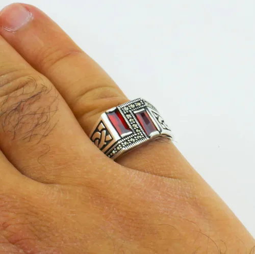 Vista 5 de Anillo de plata de ley 925 maciza, hecho a mano con corte baguette, piedra rubí roja simulada y piedra de marcasita para hombre, Metal Metal Piedra