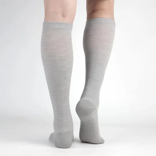 Vista 5 de JAVIE - Calcetines de compresión ligeros de lana merina, cómodos, graduados, de 15 a 20 mmHg, medias altas hasta la rodilla para mujeres y hombres
