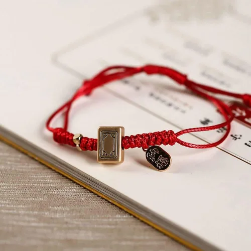 Vista 4 de TUTOUD Pulseras con dije Mahjong de cuerda roja Hongzhong, Facai, pulsera con colgante de pizarra blanca, ajustable, regalo para adultos