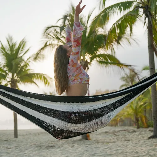 Vista 8 de Lazy Daze Hammocks Hamaca maya tejida a mano, hamaca doble de cuerda suave de 10.5 pies, hamaca portátil para exteriores con bolsa de transporte, 2