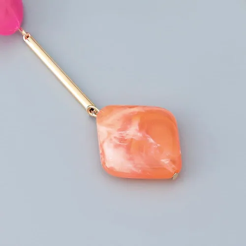 Vista 4 de Aretes geométricos acrílicos redondos cuadrados de resina, aretes ligeros de gota de acetato de resina, aretes de aro colgantes de borla larga