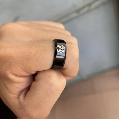 Vista 3 de Anillo de anime Trafalgar Lawbigote blancoflamenco para hombres y niños, anillo negro de 0.315 in de ancho, anillos de joyería de una pieza