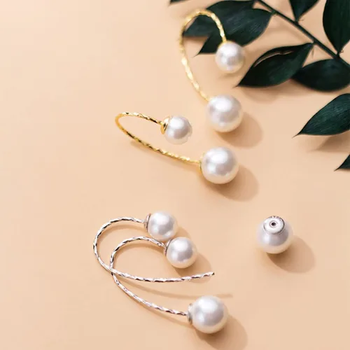 Vista 4 de SLUYNZ Aretes colgantes de perlas de plata de ley para mujer, aretes colgantes de perlas de boda