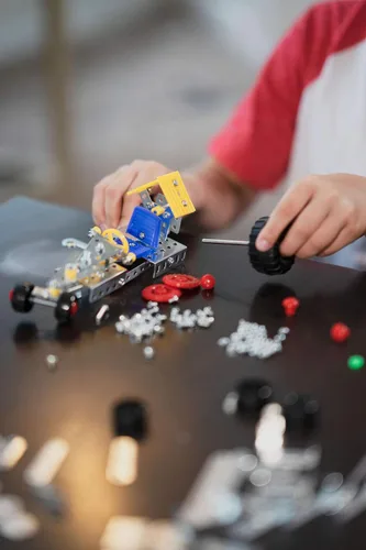 Vista 8 de Juego de erectores STEM Kit educativo Juego de construcción para niños y niñas Juego de erector de metal Kit de construcción para niños de 8 a