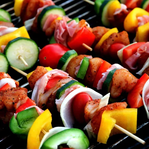 Vista 3 de Pinchos de bambú natural, 100 palitos de barbacoa de 6 pulgadas para aperitivo, fruta, cóctel, kabob, fuente de chocolate, parrilla, barbacoa