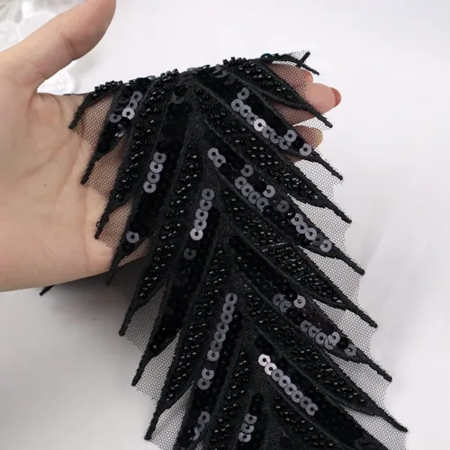 Vista 3 de Cinta de encaje con cuentas de encaje negro apliques de lentejuelas encaje de malla de flecha de encaje para coser, decoración de ropa