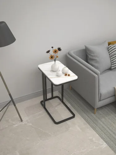 Vista 4 de Mesa auxiliar auxiliar en forma de C, mesa auxiliar para sofá nórdico, mesa de centro de piedra sinterizada y base de metal, elegante para Blanco