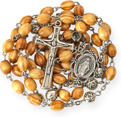 Vista 3 de Nazareth Store Collar de cuentas de rosario de madera de olivo proyectando medalla de oración de nuestro padre con centro de mesa milagroso