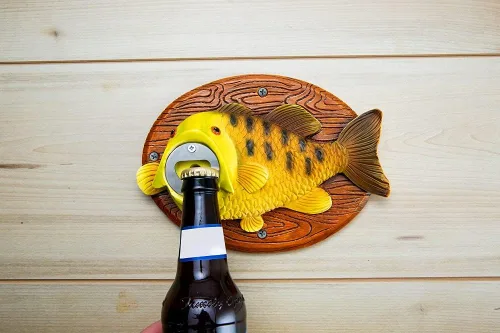 Vista 3 de Abrebotellas, pescado montado