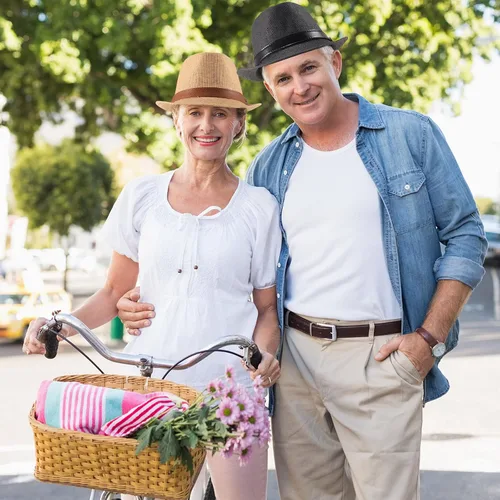 Vista 7 de Forwe Paquete de 4 sombreros de paja para hombres y mujeres, sombrero Trilby de ala corta, sombrero clásico de Panamá para el verano y la playa