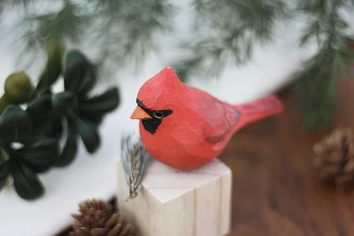 Vista 3 de Ornamento del pájaro cardenal del norte tallado a mano estatuas de madera pintadas para la decoración casera