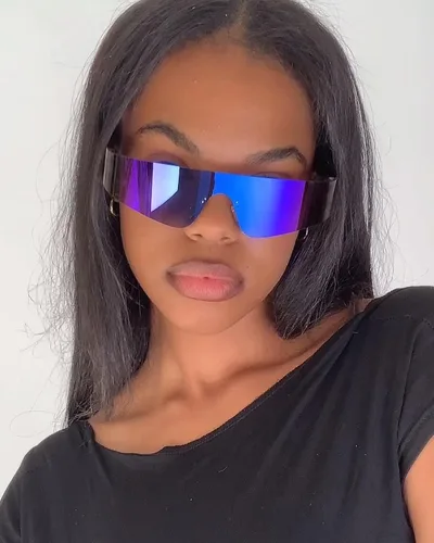 Vista 4 de Crazy Feng Gafas de sol envolventes futuristas sin montura para mujeres y hombres, Cyberpunk Visera, lentes de sol a la moda