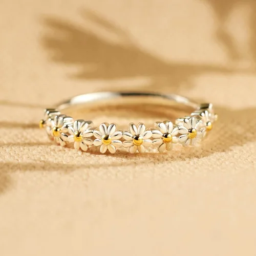 Vista 7 de Story Jewellery Thinking Of You - Anillo para mujer, diseño de margaritas con texto en inglés "I Think About You Every Daisy", anillos chapados