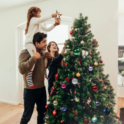 Vista 5 de 36 adornos de bolas de Navidad de oro rosa, bolas de Navidad de 1.6 pulgadas, bolas de plástico colgantes decorativas para Navidad, fiestas