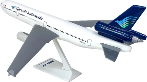 Vista 3 de Garuda Indonesia A330-300 Escala 1:200 - Modelo de avión de plástico a presión - Réplica coleccionable de los aviones Garuda Indonesia Airlines