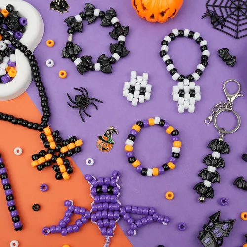 Vista 4 de 1200 cuentas de poni de Halloween, 45 cuentas de murciélago negro, 0.236 x 0.354 in, cuentas de pony negro, morado, naranja, blanco, para joyas 4