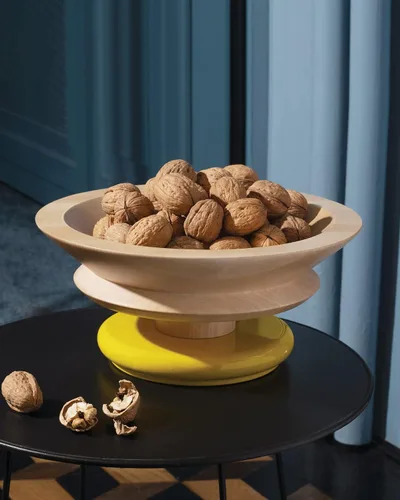 Vista 3 de Alessi Centro de mesa en madera de cal. Pies coloreados, amarillo Colección 100 Valores.